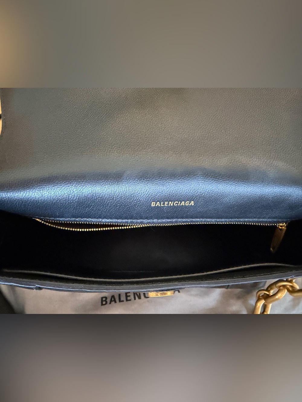 BALENCIAGA DOWNTOWN CHAIN SHOULDER BAG – BLACK - Picture 7 of 8